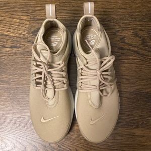 NIKE Air Presto Moss Green Women’s sz 8 NWOT